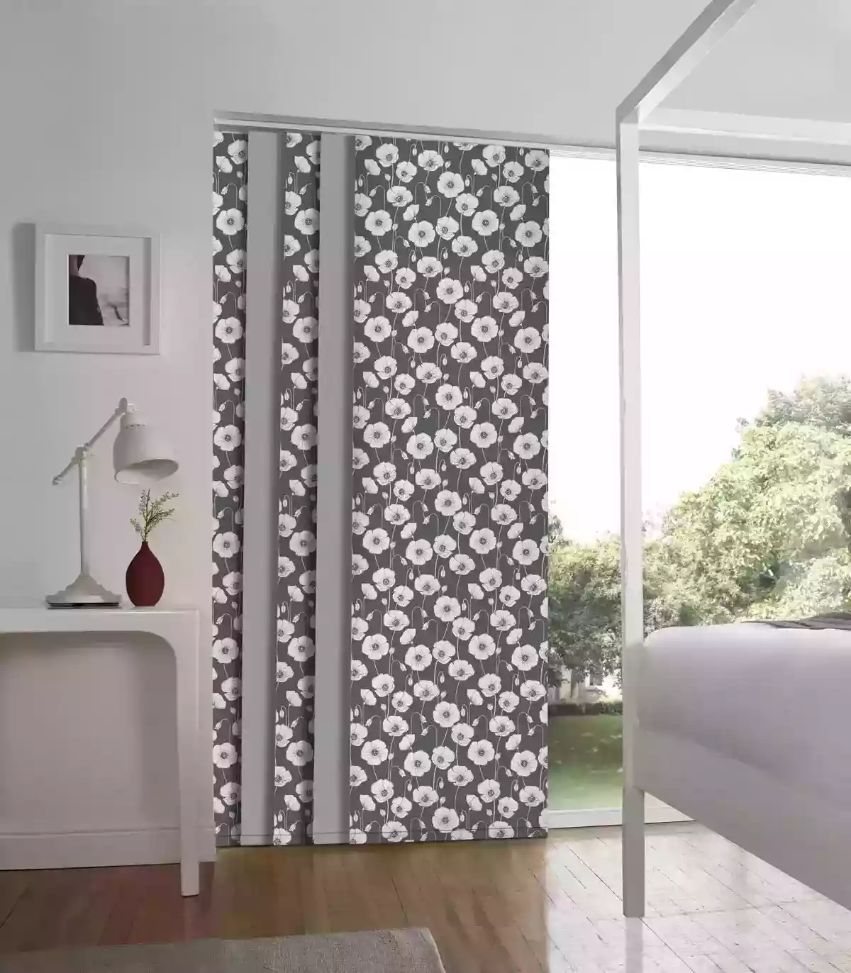 Lorraine Poppy novara Grey Panel Blind